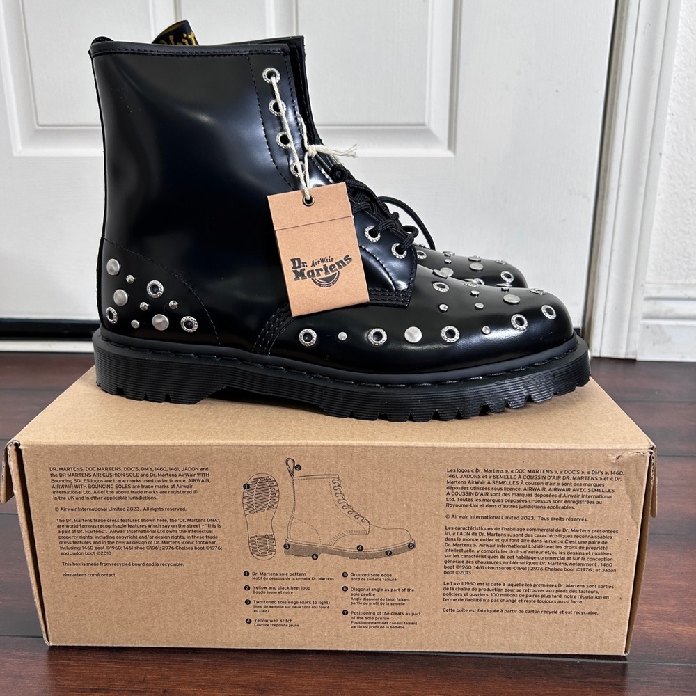 NIB Dr. Martens Studded Buttero Leather Studded Combat Boots Mens 11 Goth Grunge